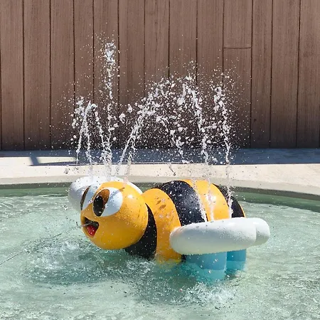 אתר קמפינג Les Charmes