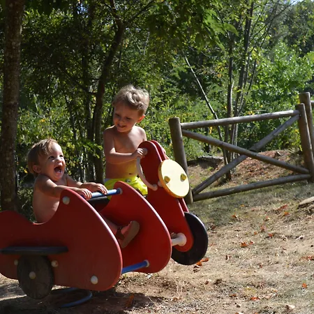 אתר קמפינג Les Charmes Saint-Andre-d'Allas