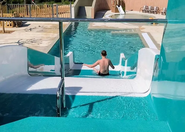 Camping Les Charmes مكان تخييم Saint-Andre-d'Allas