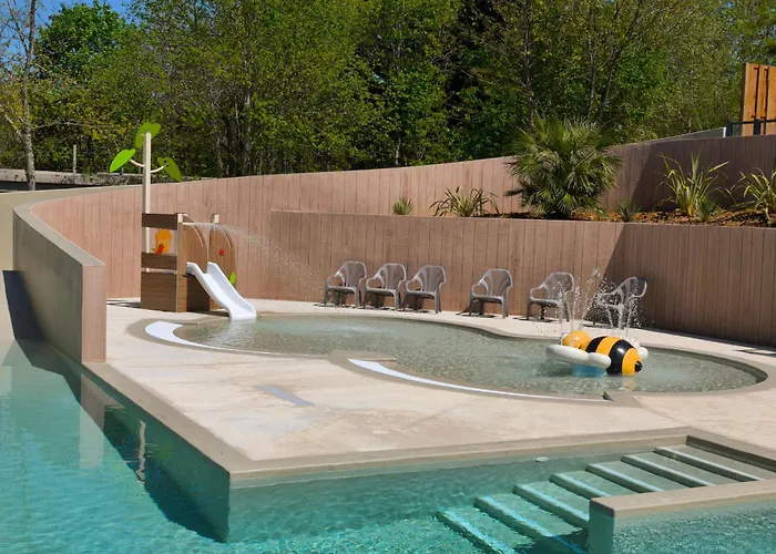 Camping Les Charmes مكان تخييم