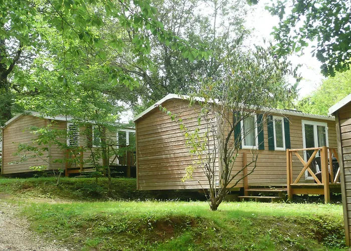 مكان تخييم Camping Les Charmes Saint-Andre-d'Allas